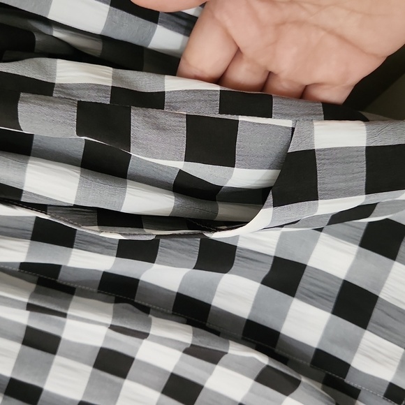 ASOS Maternity Vfront smock romper in mono gingham Contemporary Collegiate - Picture 7 of 14